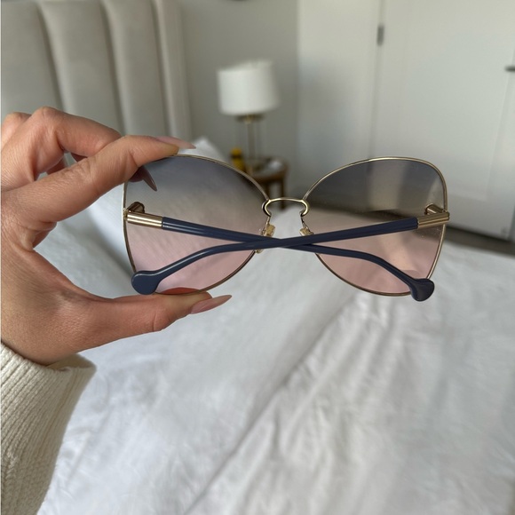 Salvatore Ferragamo Sunglasses 😎 They are in great condition ✨🕶️ - Picture 3 of 7